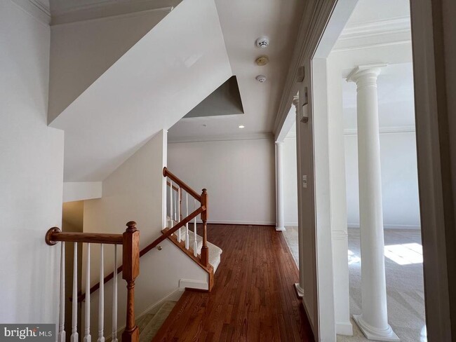 Building Photo - 15808 Buxton Pl