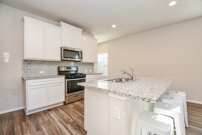 Building Photo - 16868 Pink Wintergreen Dr