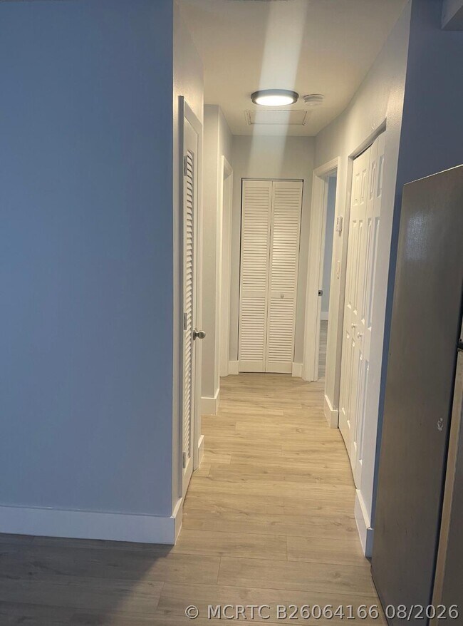 Foto del edificio - 780 NE 46th Ct