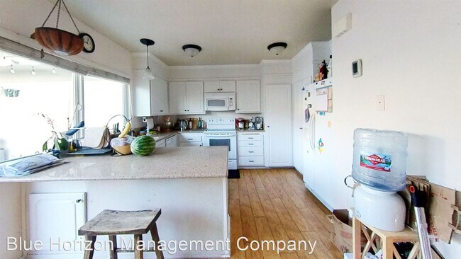Building Photo - 2 br, 1.5 bath House - 557 Mills Way