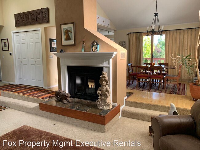 Building Photo - 2 br, 3 bath House - 834 W Tamarisk St