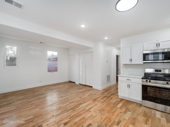 Foto del edificio - 3016 W 40th St