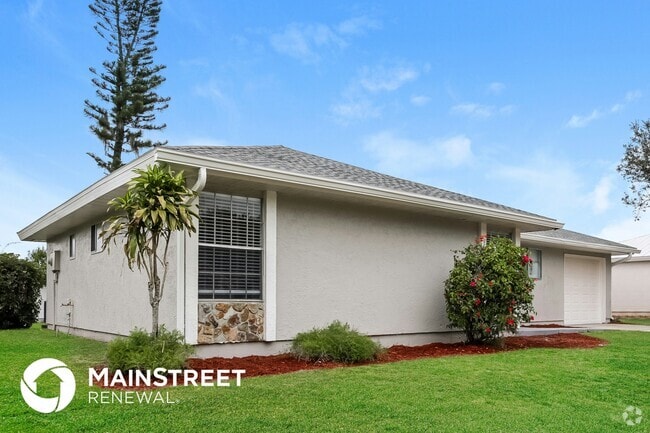 Building Photo - 4740 Escalante Dr