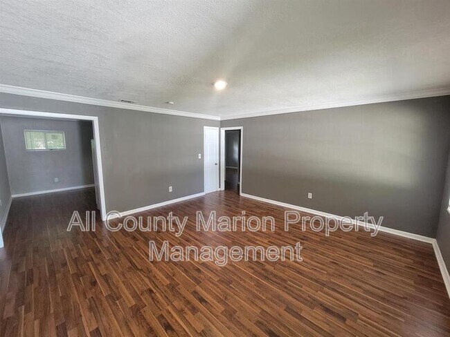 Building Photo - 2108 NE 3rd St