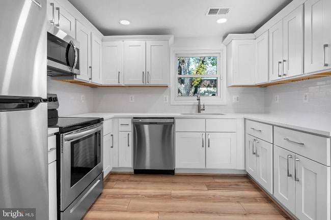 Photo - 1314 Hallock Dr House