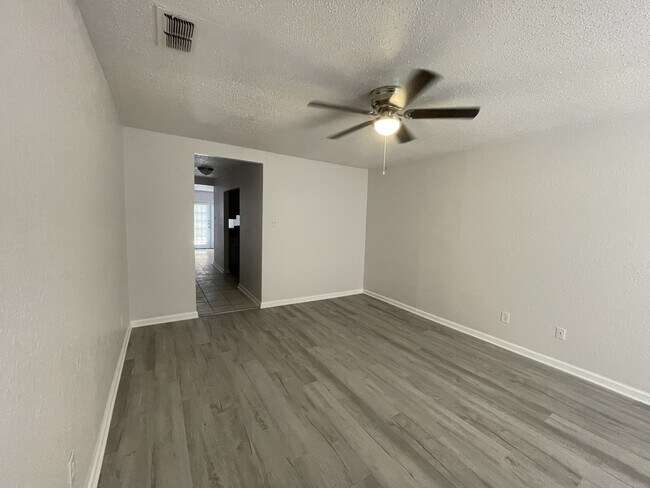 Building Photo - 7201 Sparkle Sea Dr
