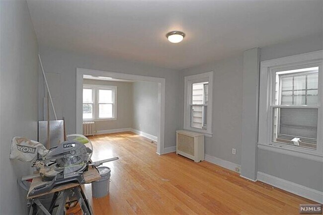 Building Photo - 164 Brighton Ave