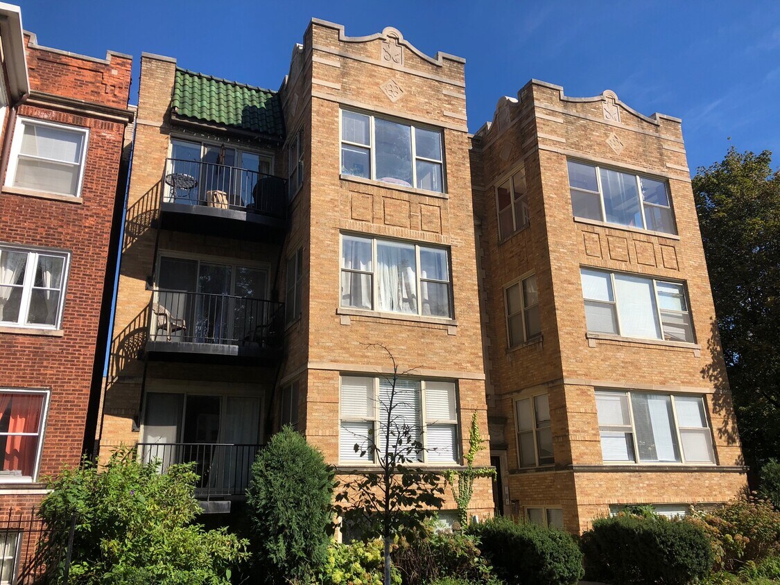 Primary Photo - 7510 N Damen Ave