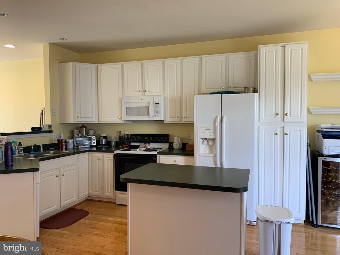 9974 Shortbread Way, Bristow, VA 20136 Townhome Rentals in Bristow VA