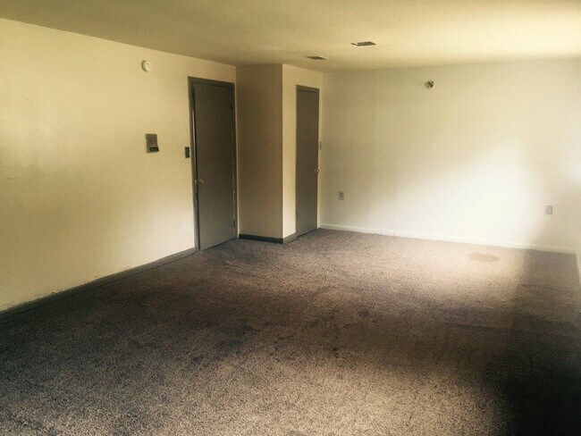 Building Photo - 3612 Livingston Road, Unit G