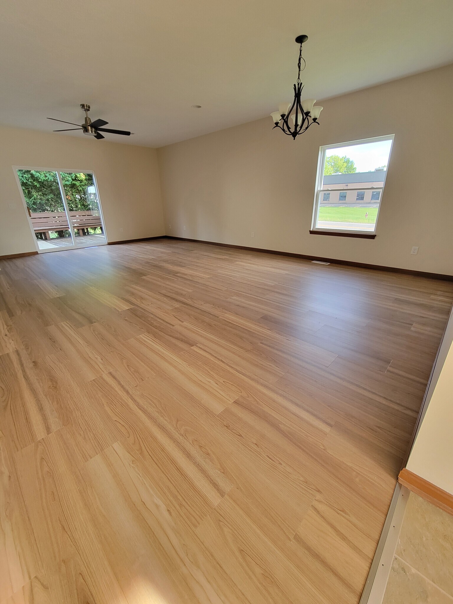 6585 Grosse Dr Brook Park, OH 44142 – photo 3