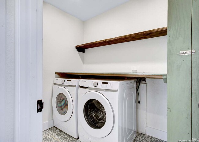 Photo - 415 S Olive St House