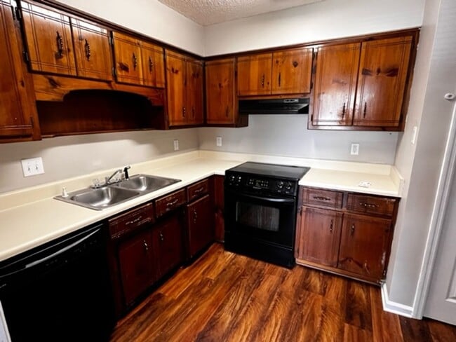 Building Photo - Check Out This 3BD/2B Home!!