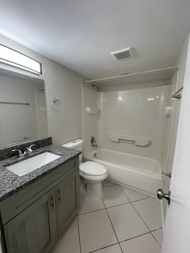 Building Photo - 602 Orange Dr