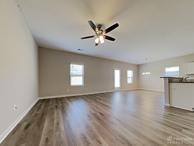 Building Photo - 701 Nonsuch Ct