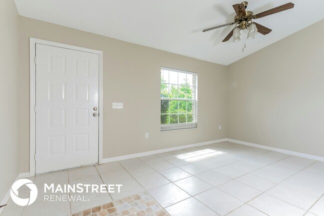 Foto del edificio - 2041 Claremont Dr