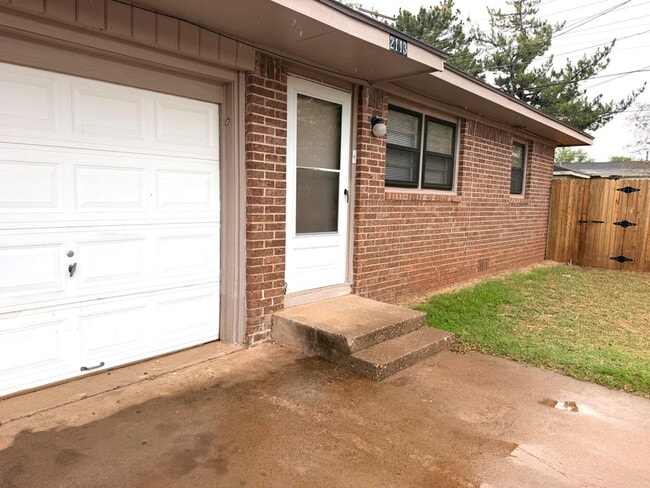 Building Photo - 2113 S Loop 289