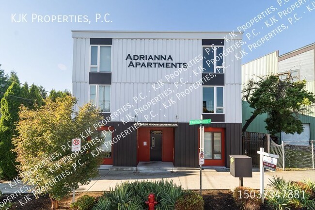 Foto del edificio - Discover the Puurrrfect Home at The Adrian...