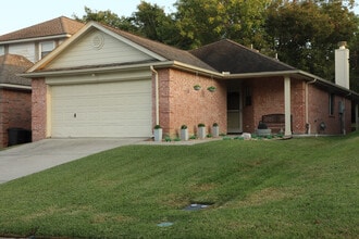 Building Photo - 117 Harbour Town Cir