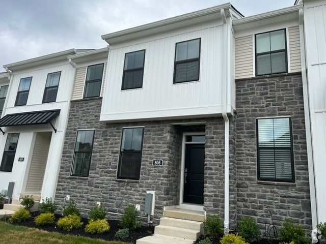 Building Photo - 806 Hoopes Ln