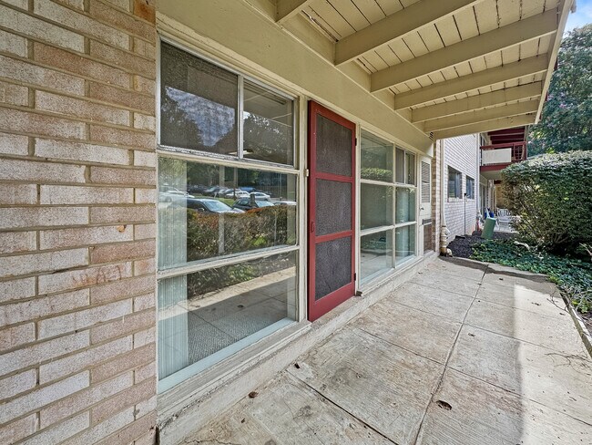 Foto del edificio - 4317 Americana Dr