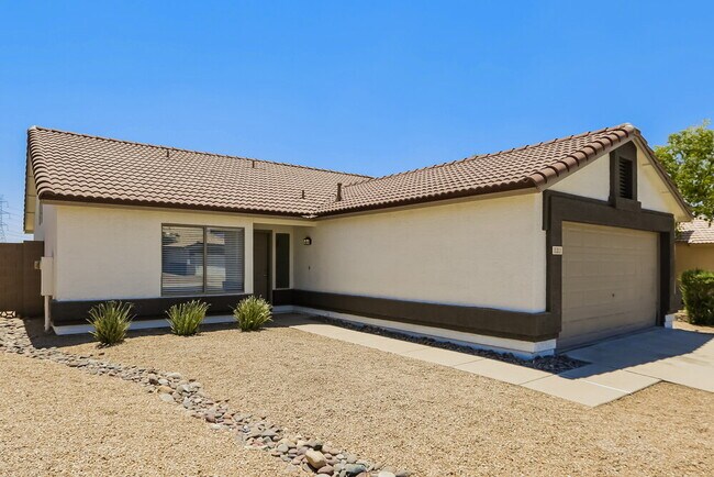 Building Photo - 11313 W Diana Ave
