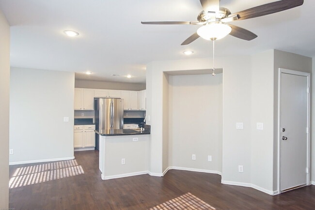 Building Photo - 9213 Millikan Ave