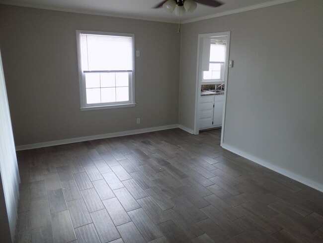 Foto del edificio - 4208 L St