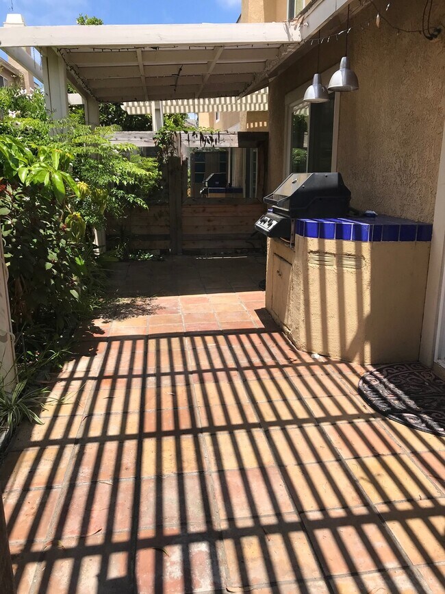 Foto del edificio - Spacious 2 Bedroom Condo in Carmel Valley!