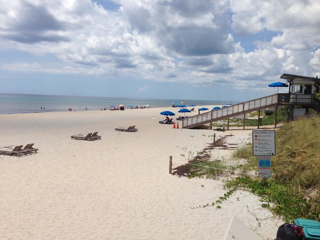 Foto del edificio - 6520 N Ocean Blvd