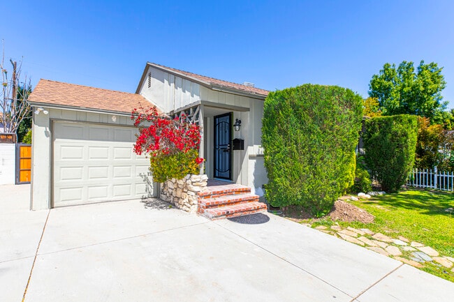 Building Photo - 17425 Emelita St