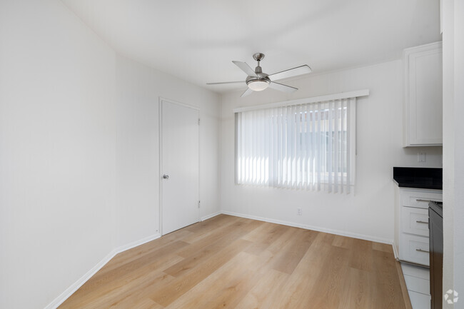 2BD, 1BA - 825SF - Dining Room - 02700AB