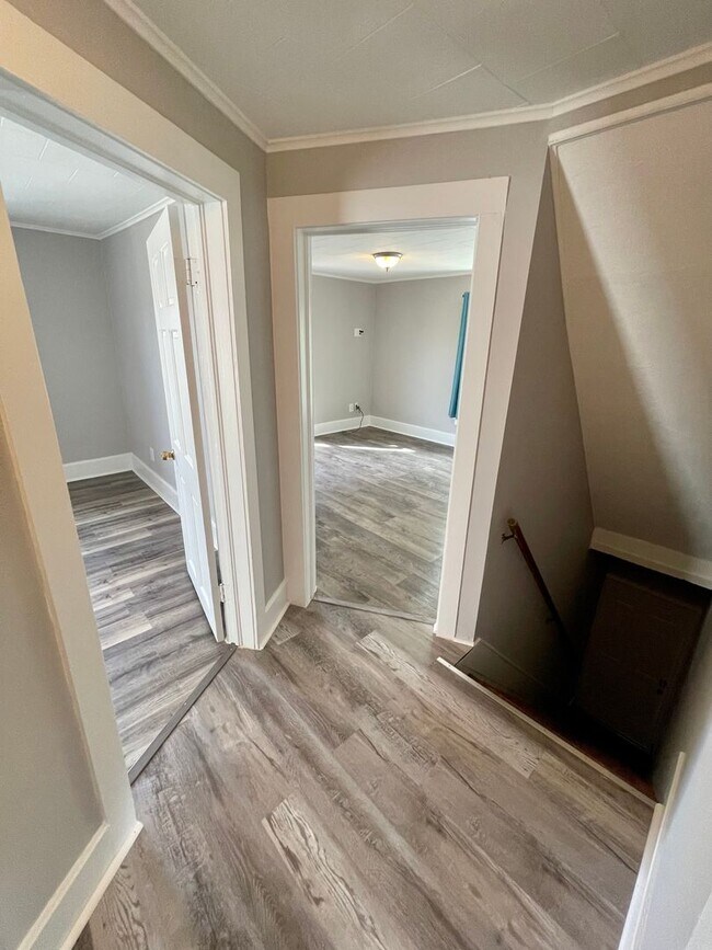 Foto del edificio - 103 7th Ave NW