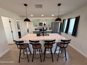 Building Photo - 1323 W Speedway Blvd