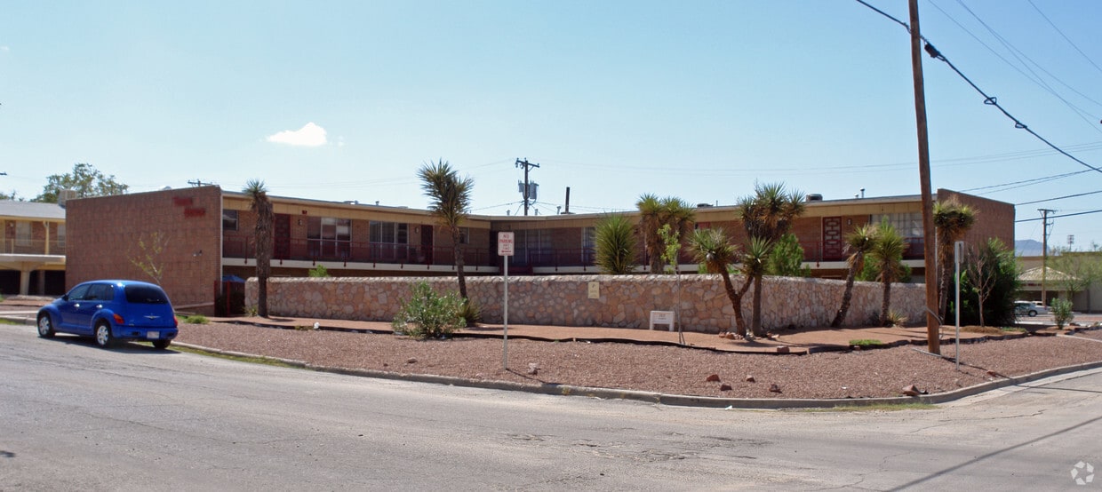 Primary Photo - Town House