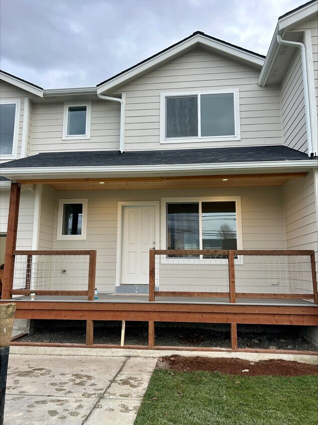 200 Front St Unit A, Sumas, WA 98295 Condo for Rent in Sumas, WA