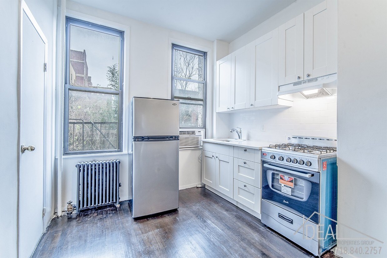 Foto principal - 243 Montrose Avenue #R2R