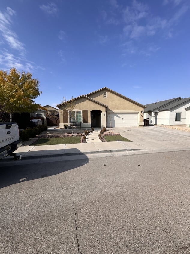 Foto principal - 5809 Durrill St