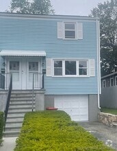 Building Photo - 7 Eclipse Ave