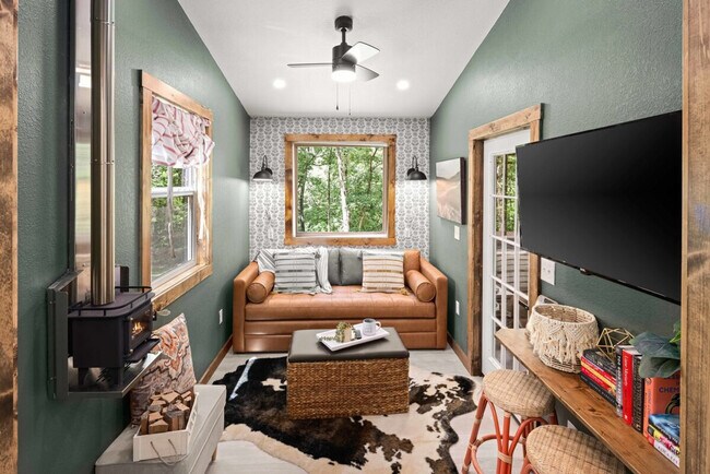 Building Photo - 461 Laughlin Ridge Rd