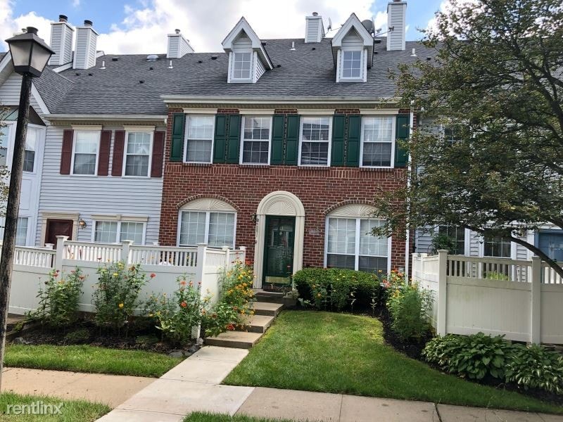 Primary Photo - 2 br, 2.5 bath Townhome - 13 BRIGHTON WAY