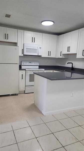 Foto principal - 6882 NW 173rd Dr