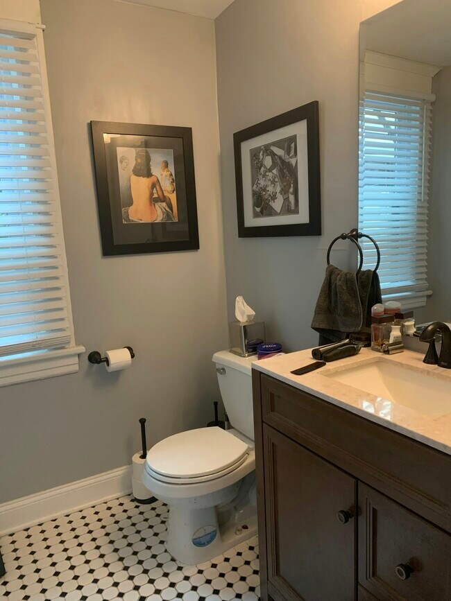 Foto del edificio - 16 Inwood Pl