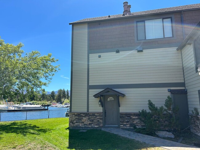 Building Photo - 3 bedroom w/Garage Tahoe Keys Townhome wit...