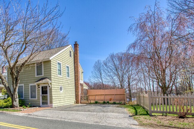 Foto del edificio - Lovely 2 Bedroom Single Family Home in Historic Monroe District