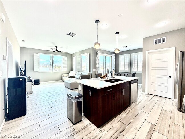 Foto del edificio - 11290 Hidden Peak Ave