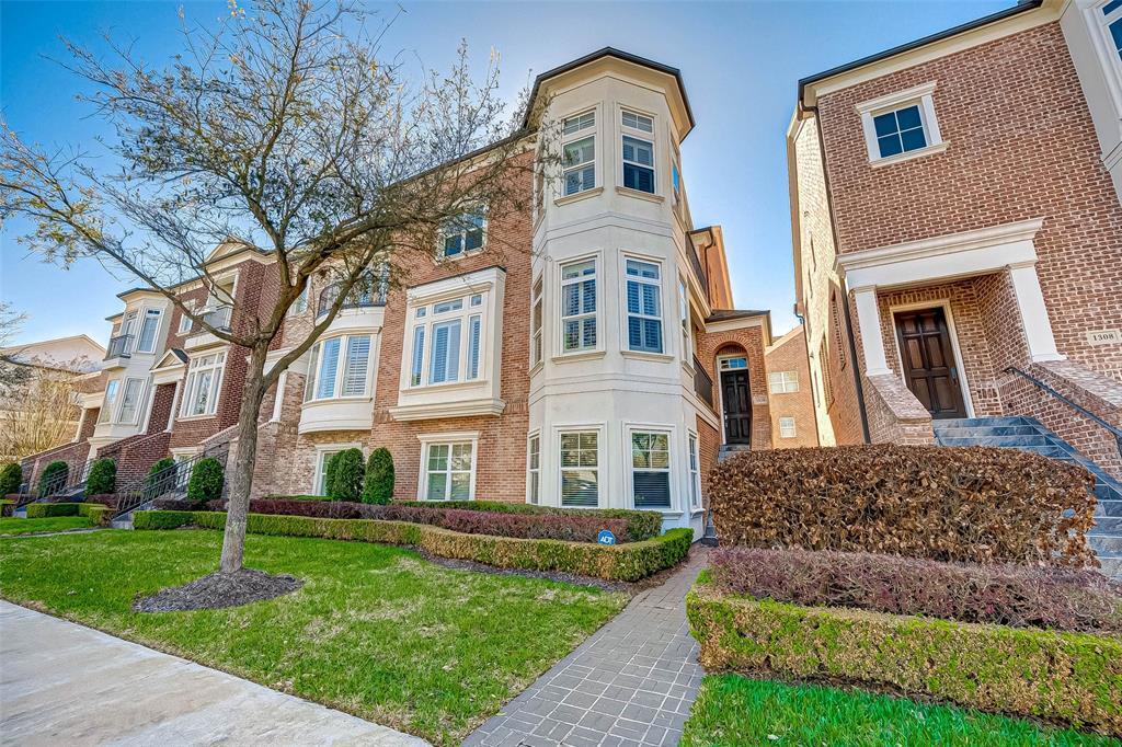 1310 Lake Pointe Pkwy, Sugar Land, TX 77478 Condo for Rent in Sugar