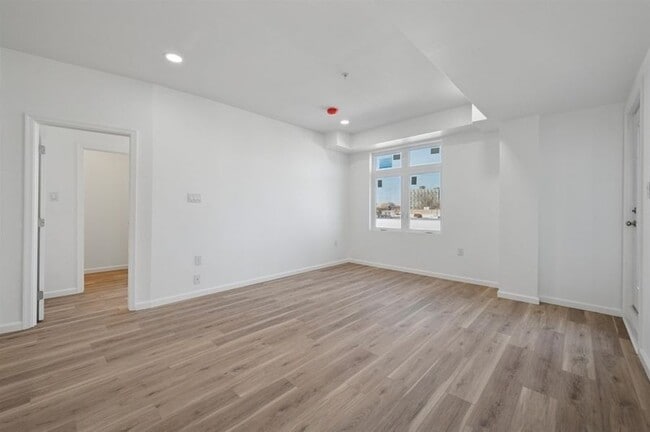 Building Photo - 4250 Lancaster Ave