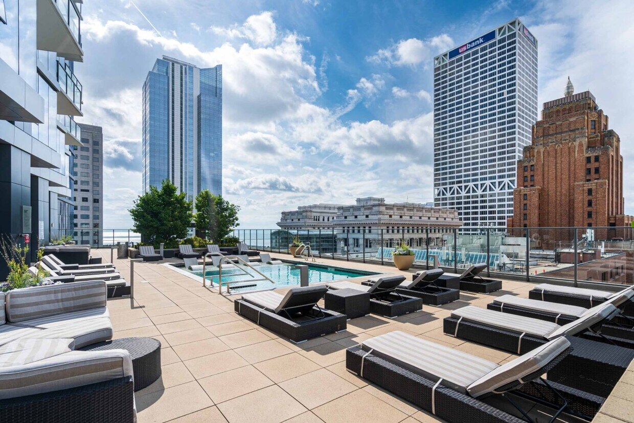 7SEVENTY7 Rentals in Milwaukee at 777 N Van Buren St Milwaukee, WI