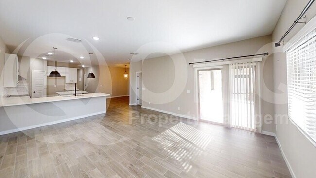 Building Photo - 2763 E Rimrock Dr